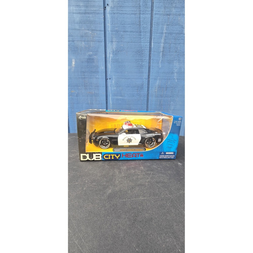 Dub City Jada Heat Highway Patrol { die-cast} 2006 1:24 scale concept Car